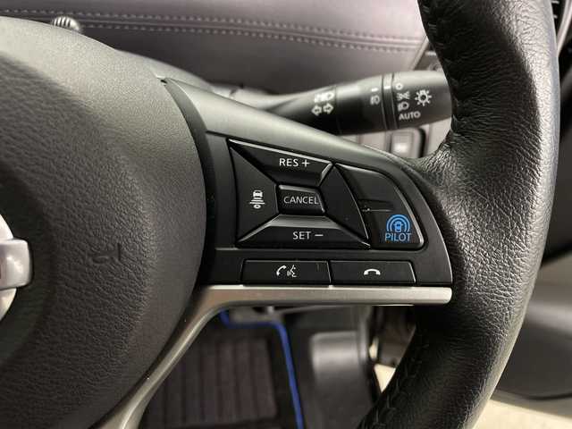 日産 セレナ e－パワー ハイウェイスター V 鹿児島県 2020(令2)年 3.2万km ダイヤモンドブラック 純正インチナビ/（AM/FM/CD/DVD/Bluetooth/フルセグ）/プロパイロット/アラウンドビューモニター/デジタルインナーミラー/両側パワースライドドア/ETC2.0/セーフティパックB/オートホールド/電子パーキング/ハーフレザーシート/パーキングアシスト/純正ドライブレコーダー/スマートキー/LEDヘッドライト/オートライト/オートハイビーム