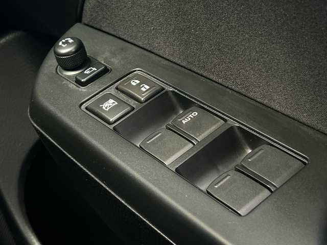 スズキ スイフト RS 兵庫県 2014(平26)年 5.6万km プレミアムシルバーメタリック メモリナビ/地デジTV/パドルシフト/ETC/ドライブレコーダー/スマートキー/純正フロアマット