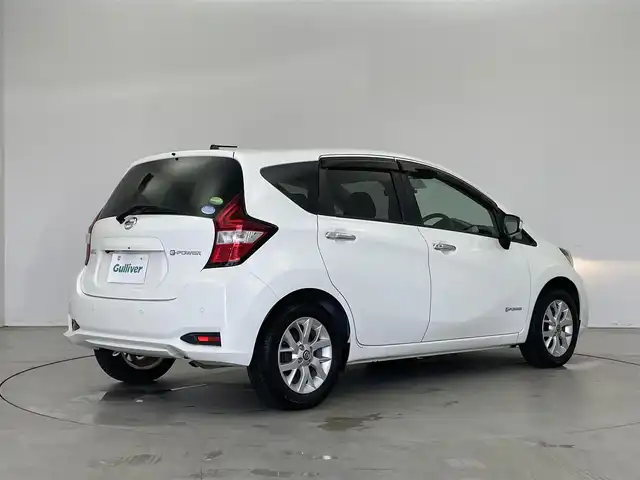 日産 ノート e－パワー X 埼玉県 2018(平30)年 5.5万km ホワイト 純正メモリナビ/【フルセグTV/SD/FM/AM/Bluetooth// CD/WALKMAN/USB/iPod】/バックカメラ/エマージェンシーブレーキ/レーンキープアシスト/コーナーセンサー/前後ドライブレコーダー/ETC/横滑り防止装置/ステアリングスイッチ/スペアキー×1/スマートキー