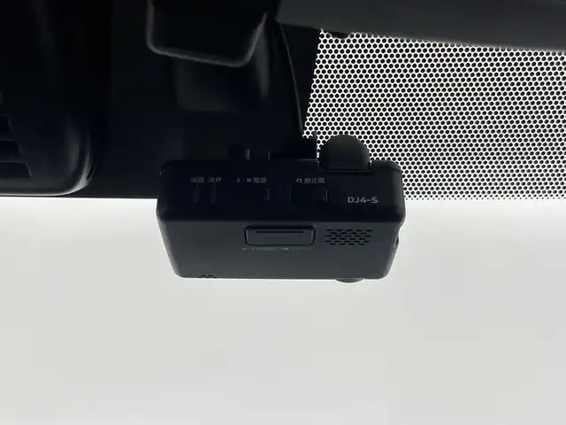 日産 ノート e－パワー X 埼玉県 2018(平30)年 5.5万km ホワイト 純正メモリナビ/【フルセグTV/SD/FM/AM/Bluetooth// CD/WALKMAN/USB/iPod】/バックカメラ/エマージェンシーブレーキ/レーンキープアシスト/コーナーセンサー/前後ドライブレコーダー/ETC/横滑り防止装置/ステアリングスイッチ/スペアキー×1/スマートキー