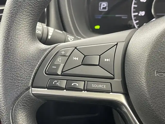 日産 ノート e－パワー X 埼玉県 2018(平30)年 5.5万km ホワイト 純正メモリナビ/【フルセグTV/SD/FM/AM/Bluetooth// CD/WALKMAN/USB/iPod】/バックカメラ/エマージェンシーブレーキ/レーンキープアシスト/コーナーセンサー/前後ドライブレコーダー/ETC/横滑り防止装置/ステアリングスイッチ/スペアキー×1/スマートキー