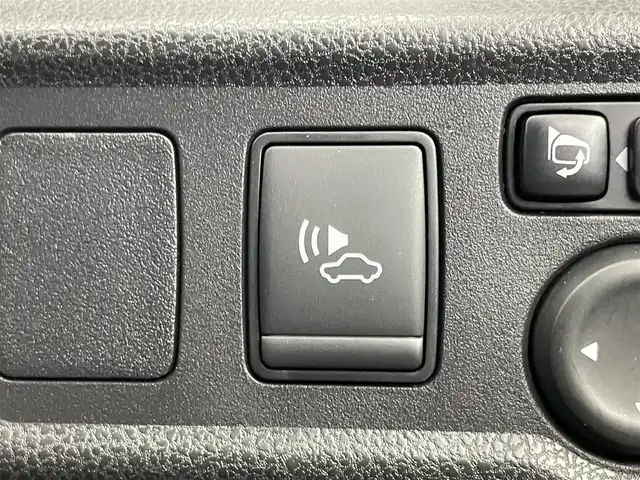 日産 ノート e－パワー X 埼玉県 2018(平30)年 5.5万km ホワイト 純正メモリナビ/【フルセグTV/SD/FM/AM/Bluetooth// CD/WALKMAN/USB/iPod】/バックカメラ/エマージェンシーブレーキ/レーンキープアシスト/コーナーセンサー/前後ドライブレコーダー/ETC/横滑り防止装置/ステアリングスイッチ/スペアキー×1/スマートキー