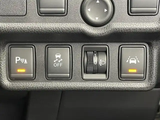 日産 ノート e－パワー X 埼玉県 2018(平30)年 5.5万km ホワイト 純正メモリナビ/【フルセグTV/SD/FM/AM/Bluetooth// CD/WALKMAN/USB/iPod】/バックカメラ/エマージェンシーブレーキ/レーンキープアシスト/コーナーセンサー/前後ドライブレコーダー/ETC/横滑り防止装置/ステアリングスイッチ/スペアキー×1/スマートキー