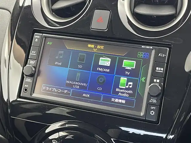 日産 ノート e－パワー X 埼玉県 2018(平30)年 5.5万km ホワイト 純正メモリナビ/【フルセグTV/SD/FM/AM/Bluetooth// CD/WALKMAN/USB/iPod】/バックカメラ/エマージェンシーブレーキ/レーンキープアシスト/コーナーセンサー/前後ドライブレコーダー/ETC/横滑り防止装置/ステアリングスイッチ/スペアキー×1/スマートキー