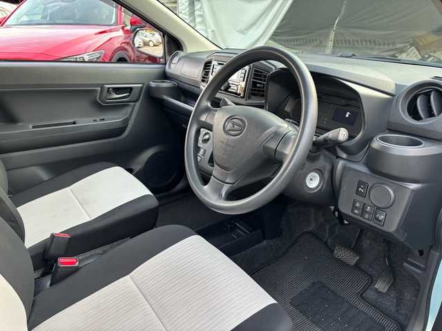 ダイハツ ミラ イース L SAⅢ 福岡県 2019(平31)年 1.6万km スカイブルーメタリック オーディオ/（CD/Bluetooth）/横滑り防止/衝突軽減/アイドリングストップ/オートマチックハイビーム/パーキングアシスト/スペアキー×１/純正フロアマット/保証書/取扱説明書