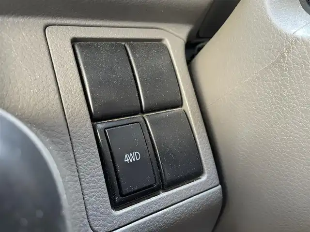 スズキ エブリイ PA リミテッド 道央・札幌 2022(令4)年 8.9万km クールカーキPM ４WD/純正HDDナビ(AM/FM/CD/DVD/BT/SD/USB)/フルセグ(走行中視聴可能)/アイドリングストップ/ドアバイザー/両側スライドドア/横滑り防止装置/レーンキープアシスト/盗難防止装置/衝突軽減ブレーキ/オートライト/オートマチックハイビーム/コーナーセンサー/純正フロアマット/ヘッドライトレベライザー/オーバーヘッドコンソール/積込夏タイヤ/　　(145/80R12 24年製 6mm)