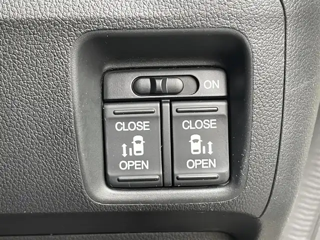 ホンダ Ｎ ＢＯＸ 2トーン カスタム SSパッケージ 岐阜県 2016(平28)年 9万km 白Ⅱ (株)IDOMが運営する【じしゃロン多治見店】の自社ローン専用車両になります。こちらは現金またはオートローンご利用時の価格です。自社ローンご希望の方は別途その旨お申付け下さい。/KENWOODナビ/　（Bluetooth/DVD/フルセグ）/両側パワースライドドア/衝突軽減/バックカメラ/前席シートヒーター/オートライト/フォグランプ/ブラックスタイルAW/フロントグリル