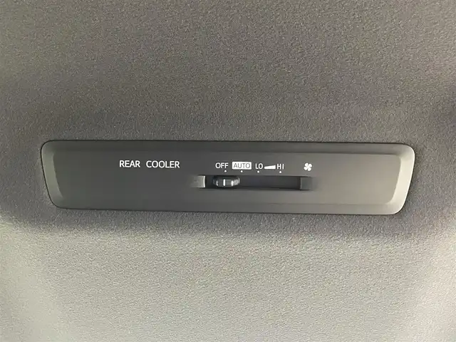 トヨタ エスクァイア Xi 埼玉県 2019(平31)年 5.2万km ホワイトパールクリスタルシャイン 純正ＳＤナビ/NSZT-W68T/　地図SDない為動作未確認/Bluetooth/CD/フルセグ/バックカメラ/片側パワースライドドア/クルーズコントロール/ビルドインETC/レーンキープアシスト/スマートキー/プッシュスタート/取扱説明書