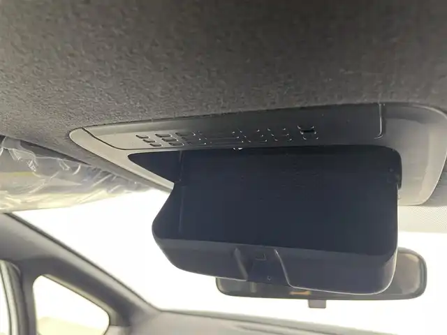 トヨタ エスクァイア Xi 埼玉県 2019(平31)年 5.2万km ホワイトパールクリスタルシャイン 純正ＳＤナビ/NSZT-W68T/　地図SDない為動作未確認/Bluetooth/CD/フルセグ/バックカメラ/片側パワースライドドア/クルーズコントロール/ビルドインETC/レーンキープアシスト/スマートキー/プッシュスタート/取扱説明書