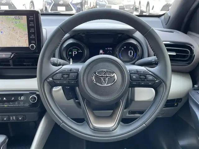 トヨタ ヤリス ハイブリッド Z 東京都 2021(令3)年 3.3万km ホワイトパールクリスタルシャイン 純正コネクトナビ/バックモニター/プリクラッシュセーフティ/ブラインドスポット/レーントレーシング/レーダークルーズコントロール/シートヒーター/ＥＴＣ/スマートキー/ステアリングスイッチ