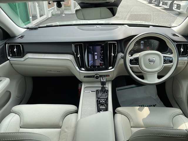 ボルボ Ｖ６０ T5 インスクリプション 岐阜県 2019(平31)年 6.4万km ベージュ /ワンオーナー//純正メモリナビ/(Bluetooth/TV/AppleCarPlay/AndroidAuto）//レーンキープエイド//ロードサインインフォメーション//ドライバーアラート//パーキングアシスト//クロストラフィックアラート//車間警告//ブラインドスポットモニター//アクティブペンディントライト//衝突回避//追従式クルーズコントロール//ヘッドアップディスプレイ//デジタルインナーミラー//ドライブレコーダー(全方位録画)//パワーバックドア//黒革シート//前席パワーシート//前席エアシート//全席シートヒーター//全方位カメラ//ETC//プッシュノブ//LEDヘッドランプ//LEDフォグランプ//スマートキー//純正マット//純正バイザー