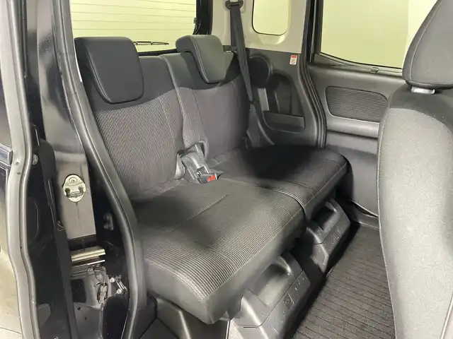 日産 デイズ ルークス ハイウェイスター Gターボ 神奈川県 2018(平30)年 5.7万km ブラック エマージェンシーブレーキ/オートマチックハイビーム/レーンキープアシスト/純正ナビ/・BT/フルセグTV/CD/DVD/SD/AUX/AM/FM/アラウンドビューモニター/両側電動スライドドア/ETC/ドライブレコーダー/アイドリングストップ機能/革巻きステアリング/ステアリングスイッチ/クルーズコントロール/Autoライト/スマートキー/プッシュスタートボタン/自動防眩ミラー/シートリフター/LEDヘッドライト/フォグランプ/電動格納ミラー/ウィンカーミラー/純正フロアマット/純正ドアバイザー/純正アルミホイール