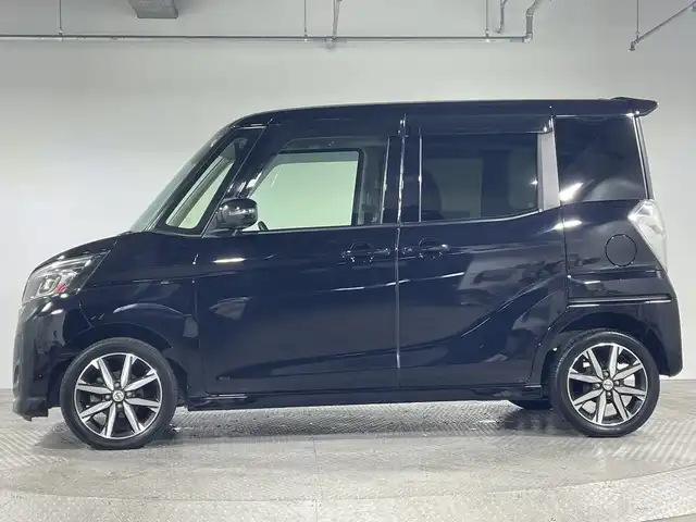 日産 デイズ ルークス ハイウェイスター Gターボ 神奈川県 2018(平30)年 5.7万km ブラック エマージェンシーブレーキ/オートマチックハイビーム/レーンキープアシスト/純正ナビ/・BT/フルセグTV/CD/DVD/SD/AUX/AM/FM/アラウンドビューモニター/両側電動スライドドア/ETC/ドライブレコーダー/アイドリングストップ機能/革巻きステアリング/ステアリングスイッチ/クルーズコントロール/Autoライト/スマートキー/プッシュスタートボタン/自動防眩ミラー/シートリフター/LEDヘッドライト/フォグランプ/電動格納ミラー/ウィンカーミラー/純正フロアマット/純正ドアバイザー/純正アルミホイール