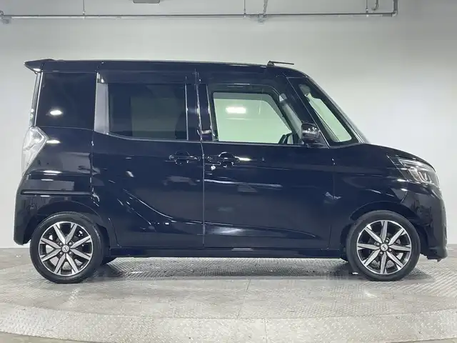 日産 デイズ ルークス ハイウェイスター Gターボ 神奈川県 2018(平30)年 5.7万km ブラック エマージェンシーブレーキ/オートマチックハイビーム/レーンキープアシスト/純正ナビ/・BT/フルセグTV/CD/DVD/SD/AUX/AM/FM/アラウンドビューモニター/両側電動スライドドア/ETC/ドライブレコーダー/アイドリングストップ機能/革巻きステアリング/ステアリングスイッチ/クルーズコントロール/Autoライト/スマートキー/プッシュスタートボタン/自動防眩ミラー/シートリフター/LEDヘッドライト/フォグランプ/電動格納ミラー/ウィンカーミラー/純正フロアマット/純正ドアバイザー/純正アルミホイール