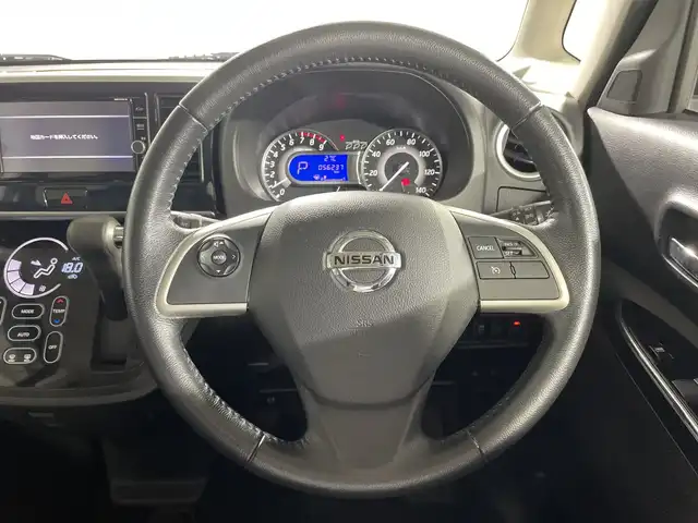 日産 デイズ ルークス ハイウェイスター Gターボ 神奈川県 2018(平30)年 5.7万km ブラック エマージェンシーブレーキ/オートマチックハイビーム/レーンキープアシスト/純正ナビ/・BT/フルセグTV/CD/DVD/SD/AUX/AM/FM/アラウンドビューモニター/両側電動スライドドア/ETC/ドライブレコーダー/アイドリングストップ機能/革巻きステアリング/ステアリングスイッチ/クルーズコントロール/Autoライト/スマートキー/プッシュスタートボタン/自動防眩ミラー/シートリフター/LEDヘッドライト/フォグランプ/電動格納ミラー/ウィンカーミラー/純正フロアマット/純正ドアバイザー/純正アルミホイール