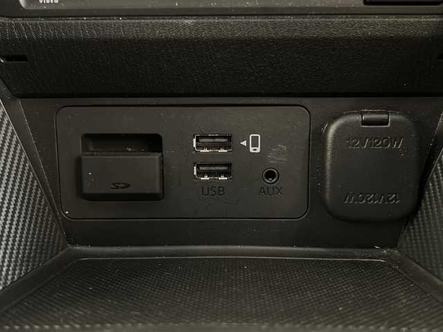 マツダ マツダ２ 15スポルト 岐阜県 2023(令5)年 2.1万km スノーフレイクホワイトパールマイカ アイアクティブセンス/車線逸脱警報/ブラインドスポットモニター/レーダークルーズコントロール/マツダコネクト/フルセグTV/Bluetooth/全周囲カメラ/ビルトインETC/前後ドライブレコーダー/ルーフカーボン調ラッピング/社外シフトノブ/アイドリングストップ