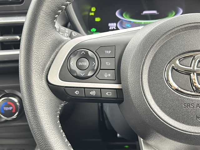 トヨタ ライズ Z 宮城県 2022(令4)年 7.1万km ブラックマイカメタリック 禁煙車/スマートアシスト/・ブラインドスポットモニター/・衝突回避支援ブレーキ機能/・車線逸脱警報機能/・全車速追従機能付アダプティブクルーズコントロール/・レーンキープコントロール/・コーナーセンサー/・オートハイビーム/全周囲カメラ/スマートペダル機能/純正7型ナビ/・BT.AM.FM.CD.DVD.SD.USB/・フルセグTV/前席シートヒーター/ビルトインETC/純正ドライブレコーダー（F・R）/革巻きステアリング/ステアリングスイッチ/プッシュスタート/スマートキー×２/電動パーキングブレーキ/オートホールド/横滑り防止装置/アイドリングストップ/LEDヘッドライト/LEDフォグランプ/純正17インチアルミホイール/純正フロアマット/純正ドアバイザー/純正ラゲッジマット