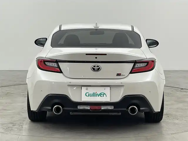 トヨタ ＧＲ８６ RZ 福岡県 2023(令5)年 0.8万km クリスタルホワイトパール 純正９型ナビ／フルセグＴＶ　/ＥＴＣ　/前方ドライブレコーダー　/レーダークルーズコントロール　/コーナーセンサー　/衝突軽減ブレーキ　/レーンキープ　/ＢＳＭ　/ＰＫＳＢ　/パドルシフト　/シートヒーター　/純正１８インチＡＷ
