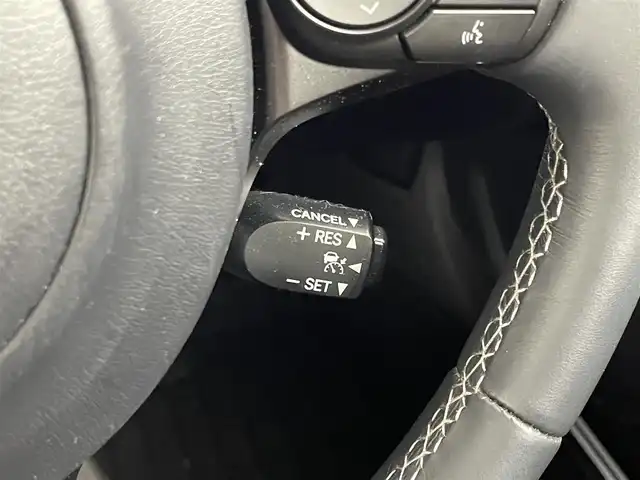 トヨタ ＧＲ８６ RZ 福岡県 2023(令5)年 0.8万km クリスタルホワイトパール 純正９型ナビ／フルセグＴＶ　/ＥＴＣ　/前方ドライブレコーダー　/レーダークルーズコントロール　/コーナーセンサー　/衝突軽減ブレーキ　/レーンキープ　/ＢＳＭ　/ＰＫＳＢ　/パドルシフト　/シートヒーター　/純正１８インチＡＷ
