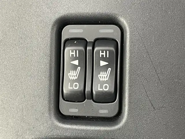 トヨタ ＧＲ８６ RZ 福岡県 2023(令5)年 0.8万km クリスタルホワイトパール 純正９型ナビ／フルセグＴＶ　/ＥＴＣ　/前方ドライブレコーダー　/レーダークルーズコントロール　/コーナーセンサー　/衝突軽減ブレーキ　/レーンキープ　/ＢＳＭ　/ＰＫＳＢ　/パドルシフト　/シートヒーター　/純正１８インチＡＷ