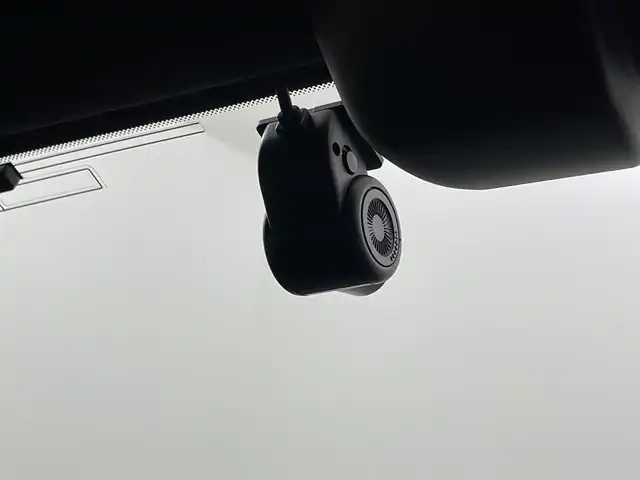 トヨタ ＧＲ８６ RZ 福岡県 2023(令5)年 0.8万km クリスタルホワイトパール 純正９型ナビ／フルセグＴＶ　/ＥＴＣ　/前方ドライブレコーダー　/レーダークルーズコントロール　/コーナーセンサー　/衝突軽減ブレーキ　/レーンキープ　/ＢＳＭ　/ＰＫＳＢ　/パドルシフト　/シートヒーター　/純正１８インチＡＷ