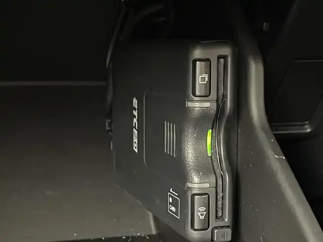 トヨタ ＧＲ８６ RZ 福岡県 2023(令5)年 0.8万km クリスタルホワイトパール 純正９型ナビ／フルセグＴＶ　/ＥＴＣ　/前方ドライブレコーダー　/レーダークルーズコントロール　/コーナーセンサー　/衝突軽減ブレーキ　/レーンキープ　/ＢＳＭ　/ＰＫＳＢ　/パドルシフト　/シートヒーター　/純正１８インチＡＷ