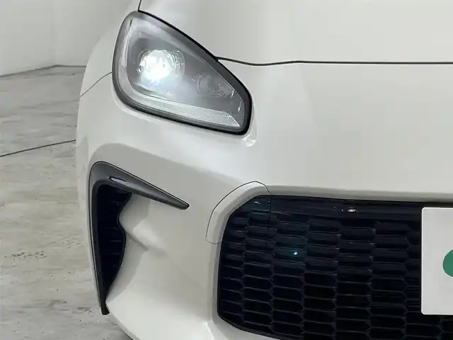 トヨタ ＧＲ８６ RZ 福岡県 2023(令5)年 0.8万km クリスタルホワイトパール 純正９型ナビ／フルセグＴＶ　/ＥＴＣ　/前方ドライブレコーダー　/レーダークルーズコントロール　/コーナーセンサー　/衝突軽減ブレーキ　/レーンキープ　/ＢＳＭ　/ＰＫＳＢ　/パドルシフト　/シートヒーター　/純正１８インチＡＷ