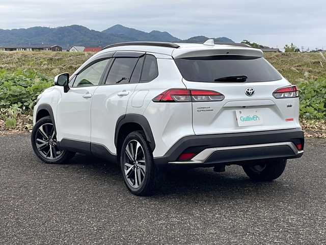 トヨタ カローラ クロス ハイブリッド Z 新潟県 2022(令4)年 3.9万km プラチナホワイトパールマイカ 4WD/純正ディスプレイオーディオ/BT/USB/全方位カメラ/ETC/ドライブレコーダー/衝突被害軽減ブレーキ/レーンキープアシスト/レーダークルーズコントロール/ガラスルーフ/半革シート/運転席パワーシート/シートヒーター /ステアリングヒーター/ステアリングスイッチ/パワーバックドア/コーナーセンサー/スマートキー/プッシュスタート/LEDヘッドライト/オートライト/オートハイビーム/フォグランプ/純正18インチアルミホイール