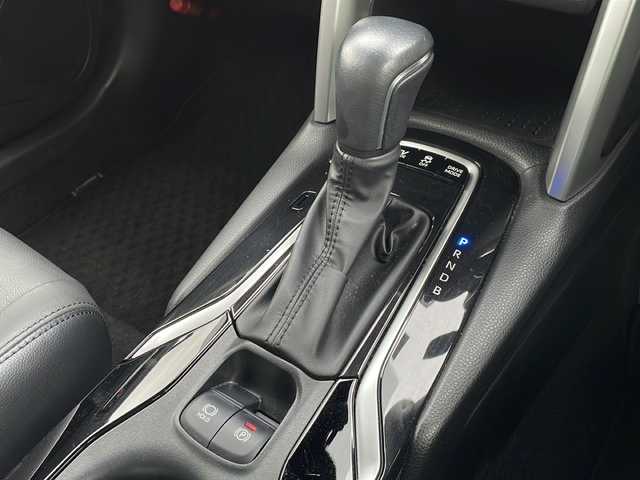 トヨタ カローラ クロス ハイブリッド Z 新潟県 2022(令4)年 3.9万km プラチナホワイトパールマイカ 4WD/純正ディスプレイオーディオ/BT/USB/全方位カメラ/ETC/ドライブレコーダー/衝突被害軽減ブレーキ/レーンキープアシスト/レーダークルーズコントロール/ガラスルーフ/半革シート/運転席パワーシート/シートヒーター /ステアリングヒーター/ステアリングスイッチ/パワーバックドア/コーナーセンサー/スマートキー/プッシュスタート/LEDヘッドライト/オートライト/オートハイビーム/フォグランプ/純正18インチアルミホイール