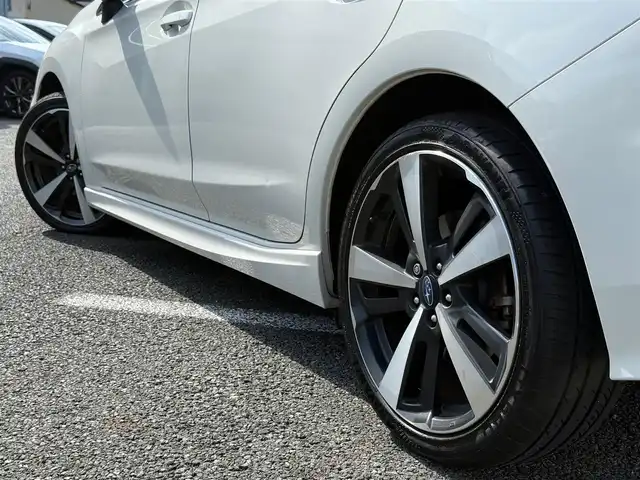 スバル インプレッサ スポーツ 2．0i－S アイサイト 静岡県 2017(平29)年 7.8万km クリスタルホワイトP 走行77676キロ（登録時）/検査令和8年2月19日まで/アイサイト/ブラックレザーシート/DOPパナソニック製/　8型SDナビ・フルセグTV/Bluetoothオーディオ/DVD再生/バックカメラ/ETC/ドライブレコーダー/スマートキー×2/プッシュスタート/クルーズコントロール/パドルシフト/前席シートヒーター/前席パワーシート/LEDヘッドライト/フォグランプ/ウィンカードアミラー/nanoe/純正18インチアルミホイール/トノカバー/WエアB＋サイドエアB/車両取説＋ナビ取説あり/新車時保証あり