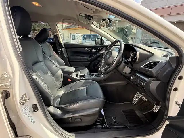 スバル インプレッサ スポーツ 2．0i－S アイサイト 静岡県 2017(平29)年 7.8万km クリスタルホワイトP 走行77676キロ（登録時）/検査令和8年2月19日まで/アイサイト/ブラックレザーシート/DOPパナソニック製/　8型SDナビ・フルセグTV/Bluetoothオーディオ/DVD再生/バックカメラ/ETC/ドライブレコーダー/スマートキー×2/プッシュスタート/クルーズコントロール/パドルシフト/前席シートヒーター/前席パワーシート/LEDヘッドライト/フォグランプ/ウィンカードアミラー/nanoe/純正18インチアルミホイール/トノカバー/WエアB＋サイドエアB/車両取説＋ナビ取説あり/新車時保証あり