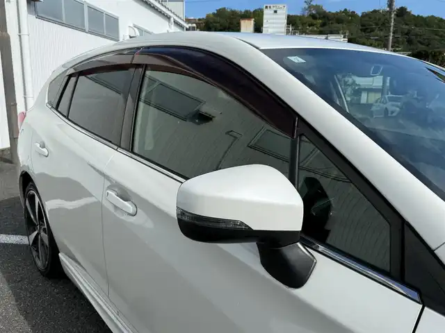 スバル インプレッサ スポーツ 2．0i－S アイサイト 静岡県 2017(平29)年 7.8万km クリスタルホワイトP 走行77676キロ（登録時）/検査令和8年2月19日まで/アイサイト/ブラックレザーシート/DOPパナソニック製/　8型SDナビ・フルセグTV/Bluetoothオーディオ/DVD再生/バックカメラ/ETC/ドライブレコーダー/スマートキー×2/プッシュスタート/クルーズコントロール/パドルシフト/前席シートヒーター/前席パワーシート/LEDヘッドライト/フォグランプ/ウィンカードアミラー/nanoe/純正18インチアルミホイール/トノカバー/WエアB＋サイドエアB/車両取説＋ナビ取説あり/新車時保証あり