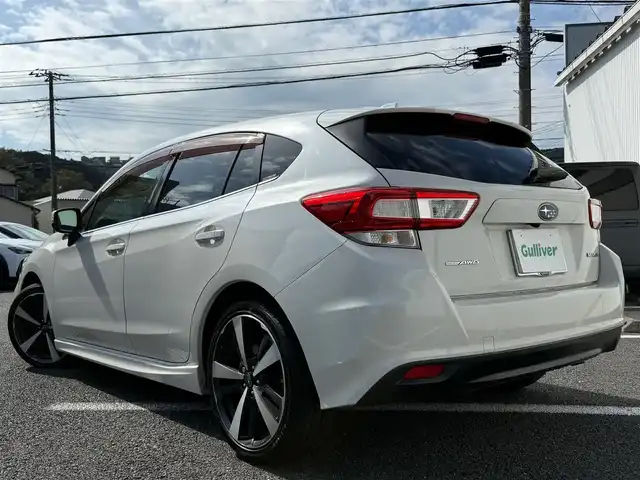 スバル インプレッサ スポーツ 2．0i－S アイサイト 静岡県 2017(平29)年 7.8万km クリスタルホワイトP 走行77676キロ（登録時）/検査令和8年2月19日まで/アイサイト/ブラックレザーシート/DOPパナソニック製/　8型SDナビ・フルセグTV/Bluetoothオーディオ/DVD再生/バックカメラ/ETC/ドライブレコーダー/スマートキー×2/プッシュスタート/クルーズコントロール/パドルシフト/前席シートヒーター/前席パワーシート/LEDヘッドライト/フォグランプ/ウィンカードアミラー/nanoe/純正18インチアルミホイール/トノカバー/WエアB＋サイドエアB/車両取説＋ナビ取説あり/新車時保証あり