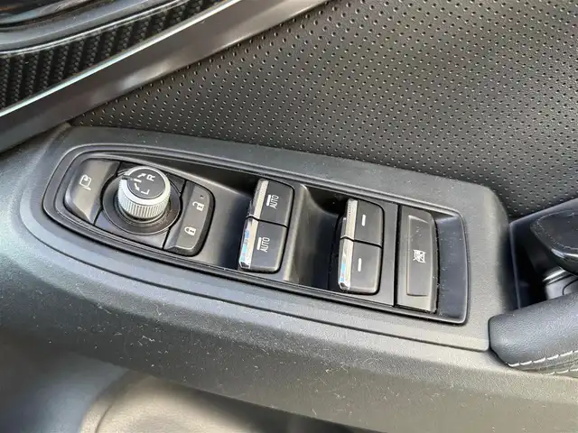 スバル インプレッサ スポーツ 2．0i－S アイサイト 静岡県 2017(平29)年 7.8万km クリスタルホワイトP 走行77676キロ（登録時）/検査令和8年2月19日まで/アイサイト/ブラックレザーシート/DOPパナソニック製/　8型SDナビ・フルセグTV/Bluetoothオーディオ/DVD再生/バックカメラ/ETC/ドライブレコーダー/スマートキー×2/プッシュスタート/クルーズコントロール/パドルシフト/前席シートヒーター/前席パワーシート/LEDヘッドライト/フォグランプ/ウィンカードアミラー/nanoe/純正18インチアルミホイール/トノカバー/WエアB＋サイドエアB/車両取説＋ナビ取説あり/新車時保証あり