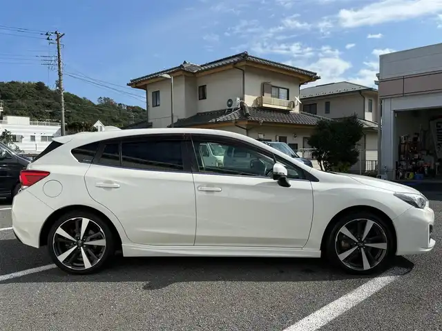 スバル インプレッサ スポーツ 2．0i－S アイサイト 静岡県 2017(平29)年 7.8万km クリスタルホワイトP 走行77676キロ（登録時）/検査令和8年2月19日まで/アイサイト/ブラックレザーシート/DOPパナソニック製/　8型SDナビ・フルセグTV/Bluetoothオーディオ/DVD再生/バックカメラ/ETC/ドライブレコーダー/スマートキー×2/プッシュスタート/クルーズコントロール/パドルシフト/前席シートヒーター/前席パワーシート/LEDヘッドライト/フォグランプ/ウィンカードアミラー/nanoe/純正18インチアルミホイール/トノカバー/WエアB＋サイドエアB/車両取説＋ナビ取説あり/新車時保証あり