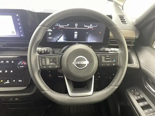 日産 セレナ e－パワー ハイウェイスター V 熊本県 2023(令5)年 3.2万km ワイン 色番号（NBL）/ワンオーナー/禁煙車/純正ナビ/（フルセグ/BT/FM/AM）/全方位カメラ　/ETC2.0/純正フリップダウンモニター/純正前後ドライブレコーダー/デジタルインナーミラー/プロパイロット/アダプティブクルーズコントロール/レーンキープアシスト/オートマチックハイビーム/ブラインドルポットモニター/オートホールド/両側パワースライドドア/シートヒーター（1列目、2列目）/ステアリングヒーター/前後コーナーセンサー/スマートキー/スペアキー1本/純正フロアマット/純正１６インチアルミ/保証書/取扱説明書