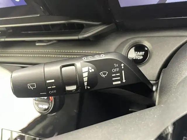 日産 セレナ e－パワー ハイウェイスター V 熊本県 2023(令5)年 3.2万km ワイン 色番号（NBL）/ワンオーナー/禁煙車/純正ナビ/（フルセグ/BT/FM/AM）/全方位カメラ　/ETC2.0/純正フリップダウンモニター/純正前後ドライブレコーダー/デジタルインナーミラー/プロパイロット/アダプティブクルーズコントロール/レーンキープアシスト/オートマチックハイビーム/ブラインドルポットモニター/オートホールド/両側パワースライドドア/シートヒーター（1列目、2列目）/ステアリングヒーター/前後コーナーセンサー/スマートキー/スペアキー1本/純正フロアマット/純正１６インチアルミ/保証書/取扱説明書