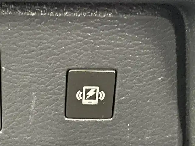 日産 セレナ e－パワー ハイウェイスター V 熊本県 2023(令5)年 3.2万km ワイン 色番号（NBL）/ワンオーナー/禁煙車/純正ナビ/（フルセグ/BT/FM/AM）/全方位カメラ　/ETC2.0/純正フリップダウンモニター/純正前後ドライブレコーダー/デジタルインナーミラー/プロパイロット/アダプティブクルーズコントロール/レーンキープアシスト/オートマチックハイビーム/ブラインドルポットモニター/オートホールド/両側パワースライドドア/シートヒーター（1列目、2列目）/ステアリングヒーター/前後コーナーセンサー/スマートキー/スペアキー1本/純正フロアマット/純正１６インチアルミ/保証書/取扱説明書