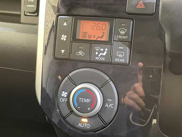 ダイハツ タント カスタム X トップED SAⅡ 佐賀県 2016(平28)年 10.4万km パールホワイトⅢ (株)IDOMが運営する【じしゃロン佐賀店】の自社ローン対象車両になります。こちらは現金ご利用時の価格です。/自社ローンご希望の方は別途その旨お申付け下さい。/左側パワースライドドア/スマートアシストII/衝突回避支援ブレーキ/車線逸脱警報/誤発進抑制機能/先行車発信お知らせ機能/横滑り防止装置/アイドリングストップ/オートエアコン/ロールサンシェード/エンジンスターター/純正ナビ/フルセグTV/バックカメラ/ETC/LEDヘッドライト/フォグライト/純正14インチアルミホイール/純正フロアマット