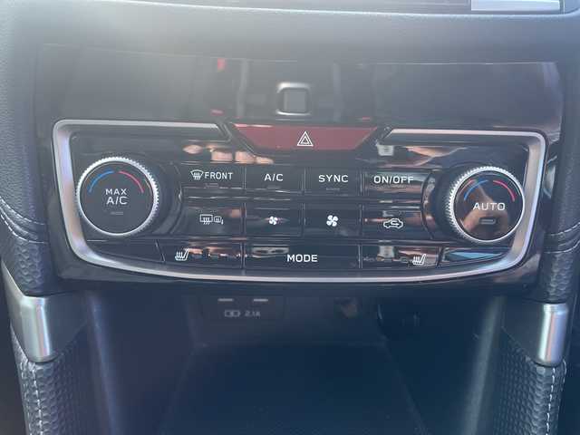 スバル フォレスター プレミアム 茨城県 2018(平30)年 9.5万km クリスタルホワイトP 純正ナビ　/-BT/TV/AM/衝突軽減システム　/バックカメラ　/デジタルインナーミラー　/コーナーセンサー前後　/電動リアゲート/ＬＥＤヘッドライト　/レーダークルーズコントロール/D席N席パワーシート　/D席N席シートヒーター　/ステアリングヒーター/LEDヘッドライト/レザーシート/プッシュスタート