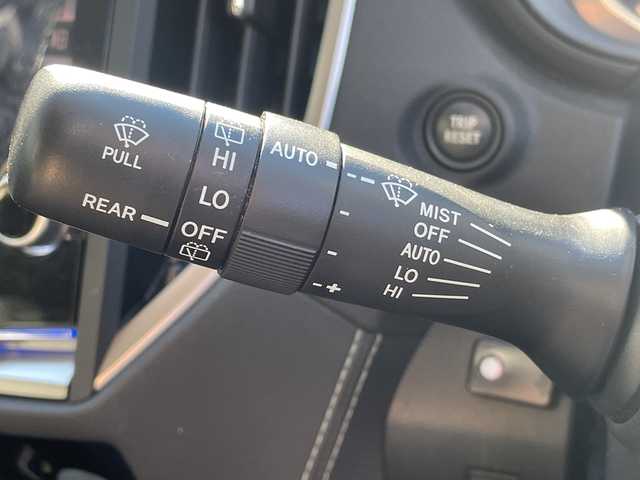 スバル フォレスター プレミアム 茨城県 2018(平30)年 9.5万km クリスタルホワイトP 純正ナビ　/-BT/TV/AM/衝突軽減システム　/バックカメラ　/デジタルインナーミラー　/コーナーセンサー前後　/電動リアゲート/ＬＥＤヘッドライト　/レーダークルーズコントロール/D席N席パワーシート　/D席N席シートヒーター　/ステアリングヒーター/LEDヘッドライト/レザーシート/プッシュスタート