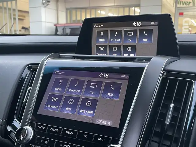 トヨタ クラウン ハイブリッド RS 東京都 2018(平30)年 4.7万km ホワイトパールクリスタルシャイン ワンオーナー/トランクスポイラー/サイドスカート/フロントスポイラー/リアバンパー/マフラー(TRD)/バックカメラ/TコネクトSDナビゲーションシステム/・SD8インチナビ/(フルセグTV/Blu-ray/DVD/USB/AUX/Bluetooth)/セーフティーセンス/・レーントレーシングアシスト/・レーダークルーズコントロール/・プリクラッシュセーフティー/・アダプティブハイビーム/ドライブレコーダー/三眼LEDヘッドランプ/シーケンシャルターンランプ/パワーシート(運転席＆助手席)/シートヒーター(運転席＆助手席)/ステアリングヒーター/革巻きステアリング/パドルシフト/ETC2.0/保証書/取扱説明書/スペアキー×1