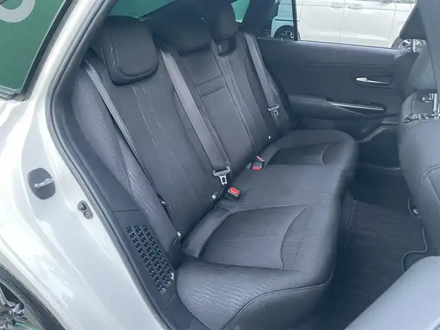 トヨタ クラウン ハイブリッド RS 東京都 2018(平30)年 4.7万km ホワイトパールクリスタルシャイン ワンオーナー/トランクスポイラー/サイドスカート/フロントスポイラー/リアバンパー/マフラー(TRD)/バックカメラ/TコネクトSDナビゲーションシステム/・SD8インチナビ/(フルセグTV/Blu-ray/DVD/USB/AUX/Bluetooth)/セーフティーセンス/・レーントレーシングアシスト/・レーダークルーズコントロール/・プリクラッシュセーフティー/・アダプティブハイビーム/ドライブレコーダー/三眼LEDヘッドランプ/シーケンシャルターンランプ/パワーシート(運転席＆助手席)/シートヒーター(運転席＆助手席)/ステアリングヒーター/革巻きステアリング/パドルシフト/ETC2.0/保証書/取扱説明書/スペアキー×1