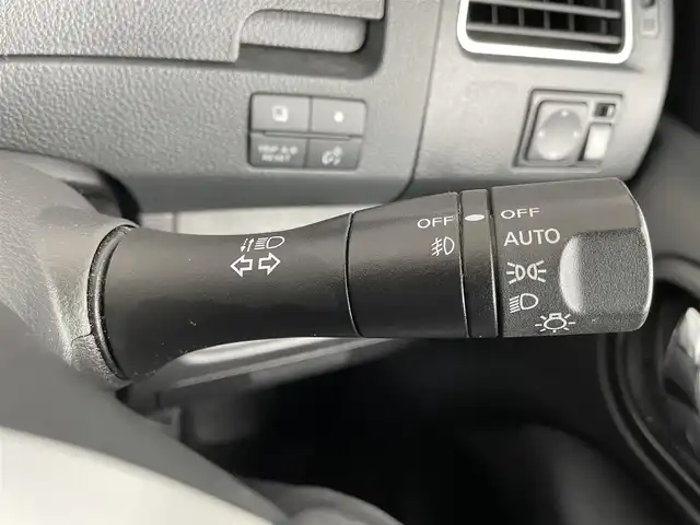日産 セレナ ハイウェイスター S HV Vエアロ 茨城県 2013(平25)年 8.7万km スーパーブラック (株)IDOMが運営する【じしゃロン水戸店】の自社ローン専用車両になりますこちらは現金またはオートローンご利用時の価格です。自社ローンご希望の方は別途その旨お申付け下さい/純正ナビ(MM113D-W)/バックカメラ/ガラスルーフ/片側パワースライドドア/スタート/16インチアルミホイール/純正フロアマット/ETC