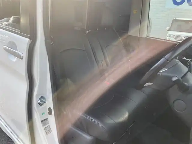ダイハツ タント カスタム RS 和歌山県 2015(平27)年 7.1万km パールホワイトⅢ (株)IDOMが運営する【じしゃロン和歌山店】の自社ローン専用車両になります。/こちらは現金またはオートローンご利用時の価格です。自社ローンご希望の方は別途その旨お申付け下さい/ターボ/両側パワースライドドア/純正ナビ/（AM/FM/CD/DVD/SD/USB/HDMI/Bluetooth/ワンセグTV）/アイドリングストップ/ハンズフリー/リヤデフロスター/ドライブレコーダー（前後）/純正フロアマット/純正アルミホイール/プッシュスタート/オートライト/フォグランプ/電格ミラー/保証書/取扱説明書