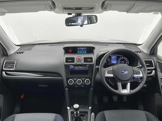 スバル フォレスター 2．0i－L 長野県 2017(平29)年 4.1万km ダークブルーパール 4WD/カーオーディオ（U310）/クルーズコントロール/ドライブレコーダー/AUX/ETC/パワーシート（運転席、助手席）/シートヒーター（運転席、助手席）/オートライト/LEDヘッドライト/フォグランプ/リアフォグランプ/純正フロアマット/純正アルミホイール/ステアリングスイッチ/革巻きステアリング/電動格納ミラー/ウインカーミラー/ドアバイザー