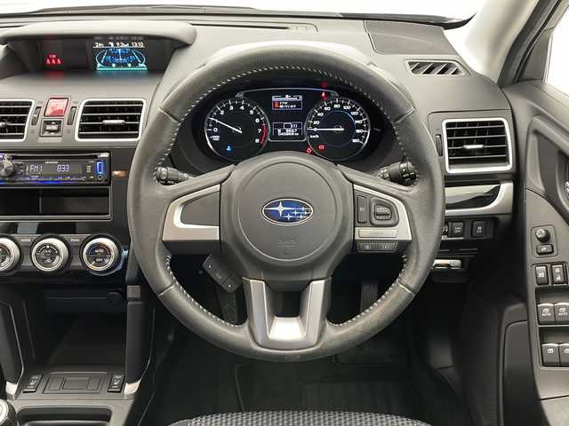 スバル フォレスター 2．0i－L 長野県 2017(平29)年 4.1万km ダークブルーパール 4WD/カーオーディオ（U310）/クルーズコントロール/ドライブレコーダー/AUX/ETC/パワーシート（運転席、助手席）/シートヒーター（運転席、助手席）/オートライト/LEDヘッドライト/フォグランプ/リアフォグランプ/純正フロアマット/純正アルミホイール/ステアリングスイッチ/革巻きステアリング/電動格納ミラー/ウインカーミラー/ドアバイザー
