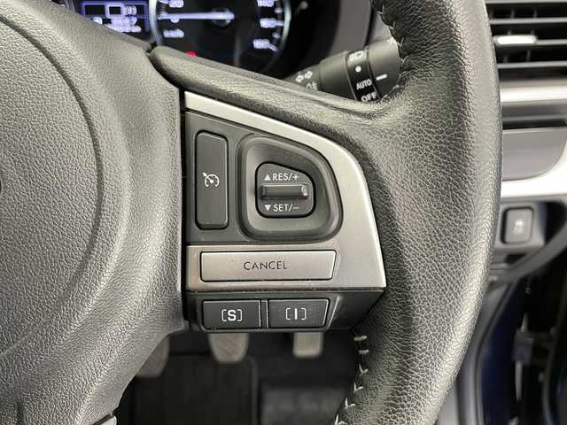 スバル フォレスター 2．0i－L 長野県 2017(平29)年 4.1万km ダークブルーパール 4WD/カーオーディオ（U310）/クルーズコントロール/ドライブレコーダー/AUX/ETC/パワーシート（運転席、助手席）/シートヒーター（運転席、助手席）/オートライト/LEDヘッドライト/フォグランプ/リアフォグランプ/純正フロアマット/純正アルミホイール/ステアリングスイッチ/革巻きステアリング/電動格納ミラー/ウインカーミラー/ドアバイザー