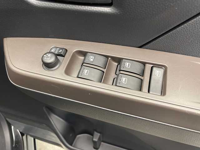 トヨタ ルーミー X 宮崎県 2022(令4)年 2.8万km ブラックマイカメタリック 禁煙車/衝突被害軽減ブレーキ/純正9型ディスプレイオーディオ/（AppleCarPlay/Bluetooth/FMAM/フルセグTV)/純正バックカメラ/純正LEDオートライト/純正ラバーマット/左側電動スライドドア/クリアランスソナー/オートマチックハイビーム/オート電動格納ミラー/スマートキー/プッシュエンジンスタート/新車時保証書/取扱い説明書