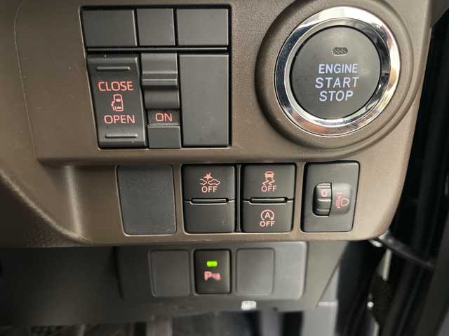 トヨタ ルーミー X 宮崎県 2022(令4)年 2.8万km ブラックマイカメタリック 禁煙車/衝突被害軽減ブレーキ/純正9型ディスプレイオーディオ/（AppleCarPlay/Bluetooth/FMAM/フルセグTV)/純正バックカメラ/純正LEDオートライト/純正ラバーマット/左側電動スライドドア/クリアランスソナー/オートマチックハイビーム/オート電動格納ミラー/スマートキー/プッシュエンジンスタート/新車時保証書/取扱い説明書